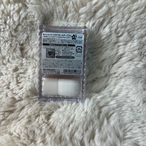 Canmake Glow Fleur Cheeks 12 - Picture 3 of 3